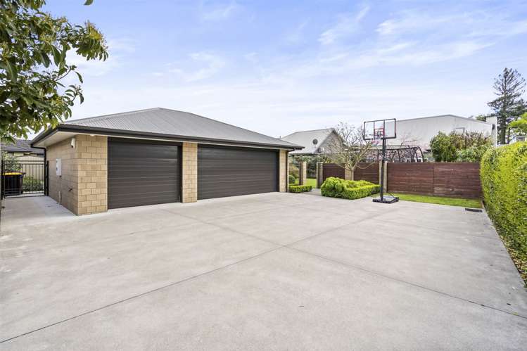 61 West Thompson Street Leamington_21