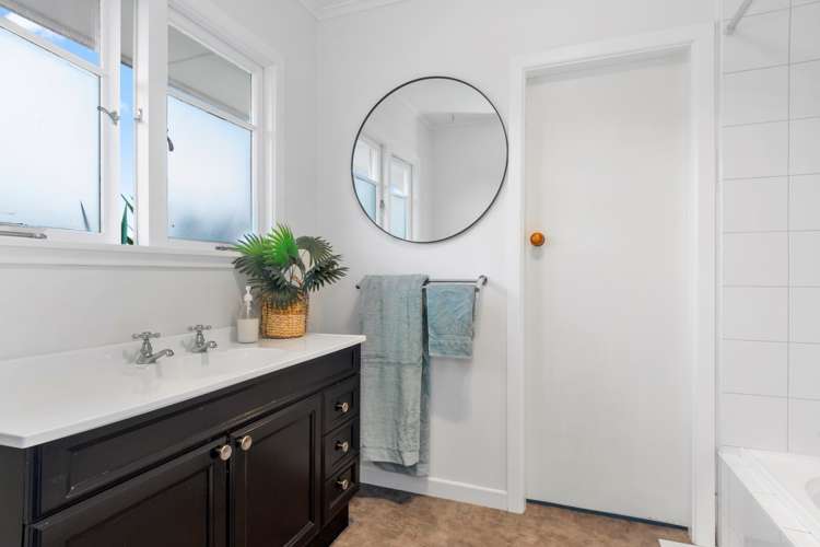 19a Pemberton Crescent Greerton_17