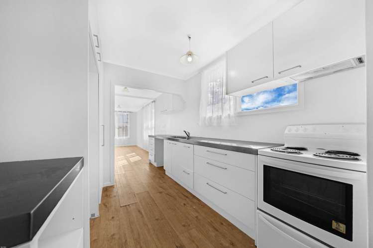 32 Barbary Avenue Kelston_14