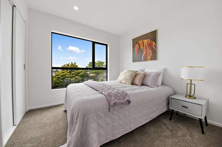 1 & 2/112 Swanson Road Henderson_8