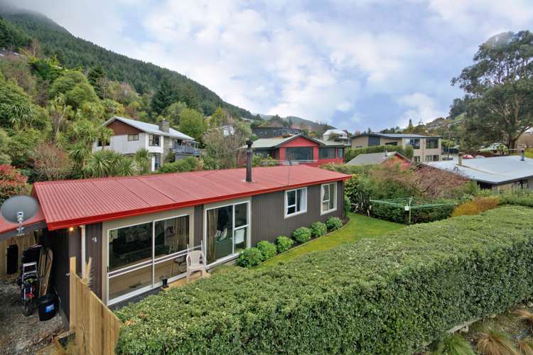 17c Arawata Terrace Fernhill/Sunshine Bay_21