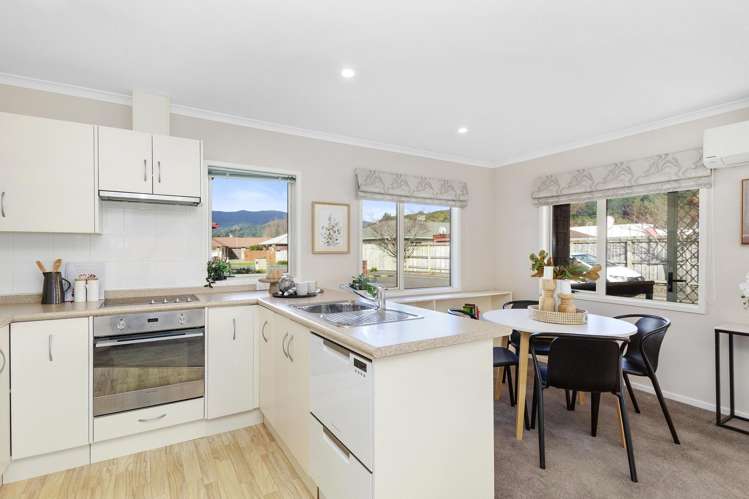 36 Woodland Mews Wainuiomata_6