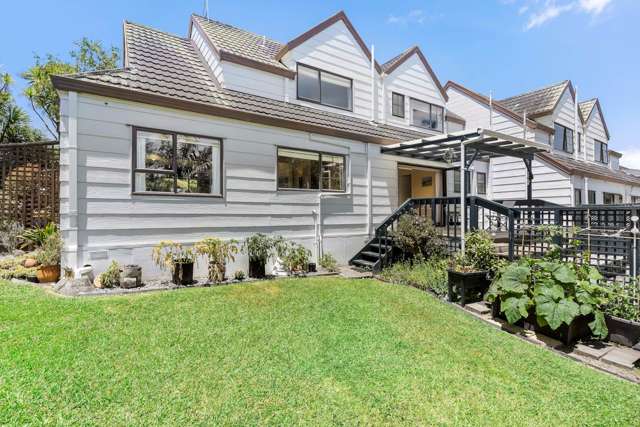 2/11 Landsberg Way Windsor Park_4