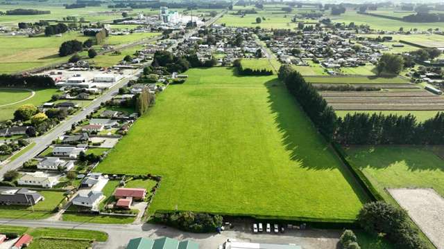 House and land package with subdivision potential