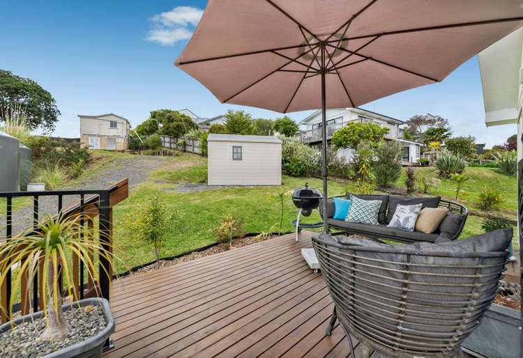 73 Carlton Crescent Maraetai_11