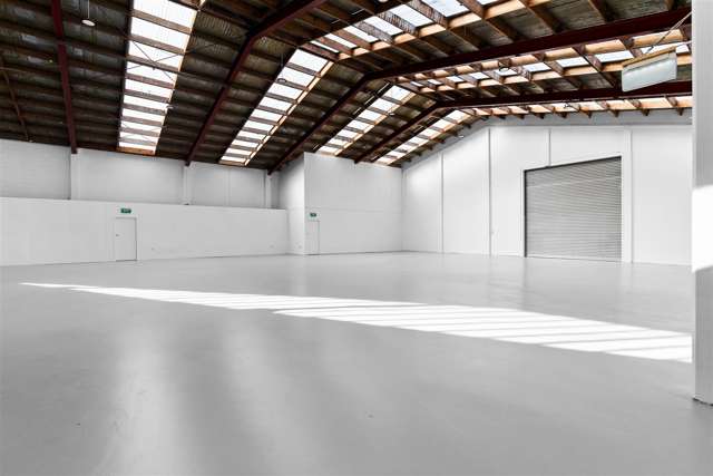 Industrial Warehouse - 500m2