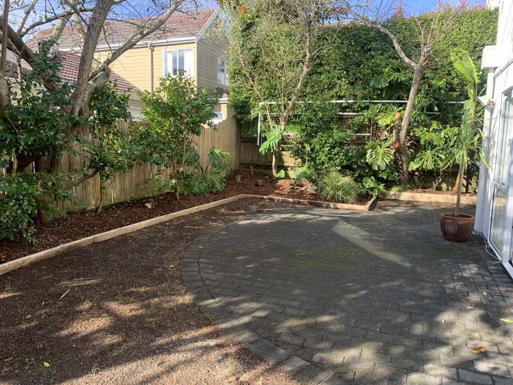 2/24 Clonbern Road Remuera_14