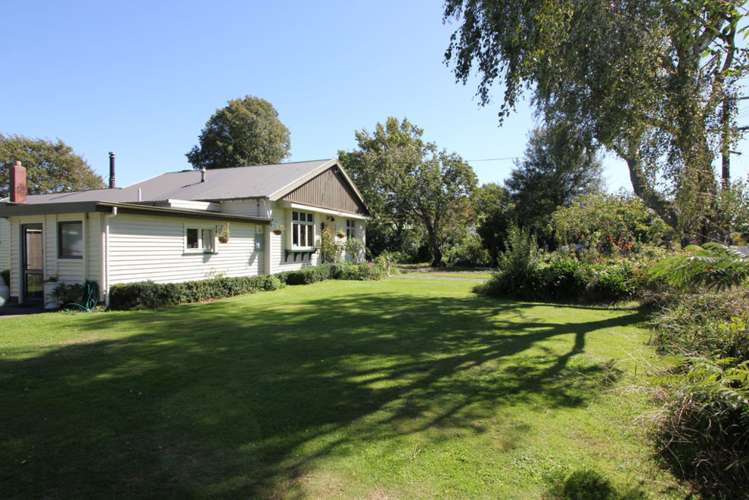 28 Sarsfield Street Southbridge_13