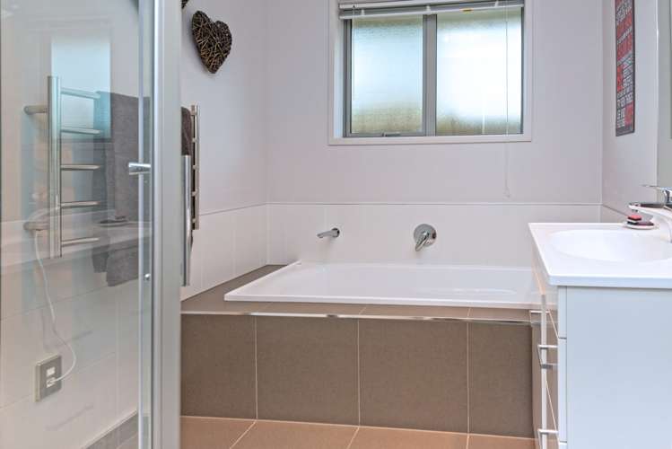 12 Weatherly Drive Beachlands_13