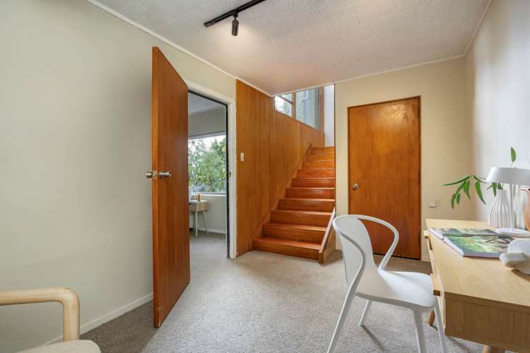 900 West Coast Road Waiatarua_21