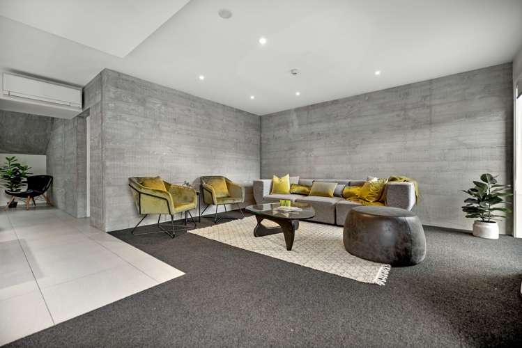 2/15 Melbourne Street Queenstown_1