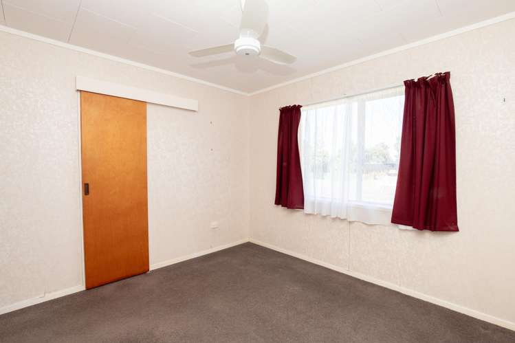 11 McClean Place Ngatea_12