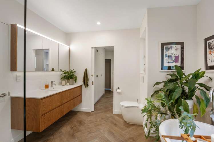 23 and 23A Balmoral Lane Redcliffs_23