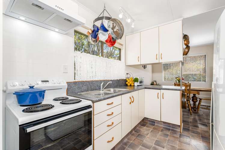 90 Omapere Street Whitby_5