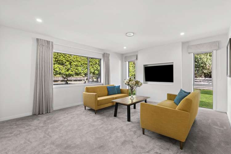 1 Alan Livingston Drive Cambridge_16