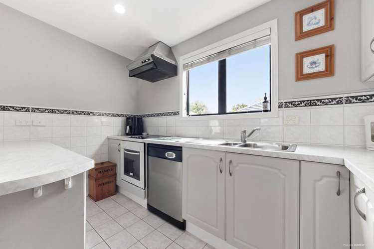 6 Shamrock Lane Te Atatu Peninsula_12