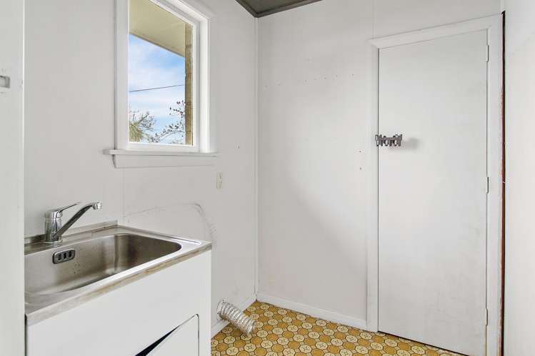 13 Grants Road Marchwiel_12