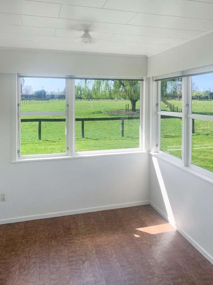 151 Longlands Road East 10486_4