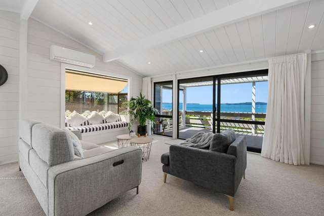 Home with private access to the bay