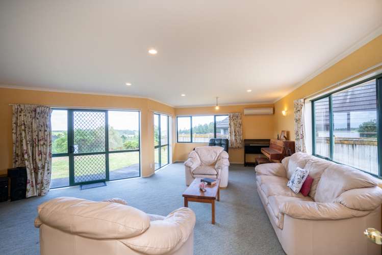 140 Pacific Drive Fitzherbert_1