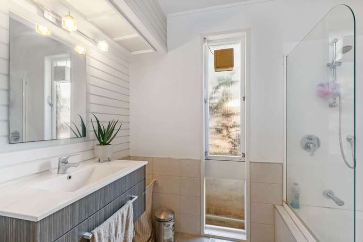 401 Blockhouse Bay Road Blockhouse Bay_15