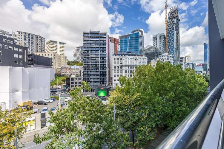 710/18 Beach Road Auckland Central_13