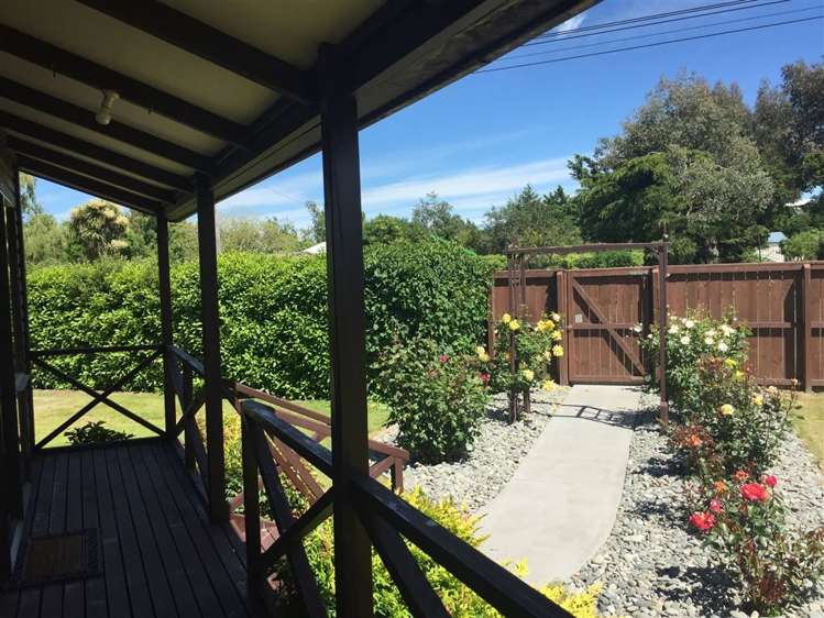 2 School Lane Kirwee_2