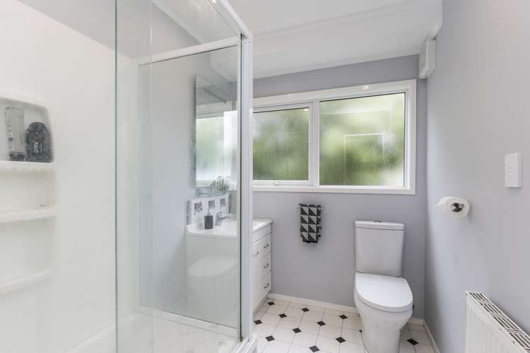 6 John Witton Drive Crofton Downs_11