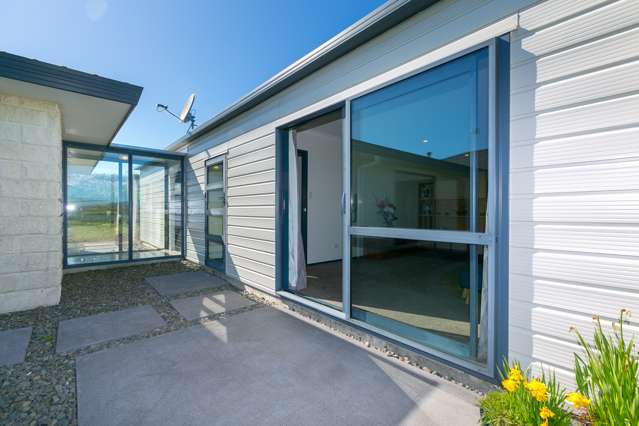 930 Upland Road Egmont Village_3