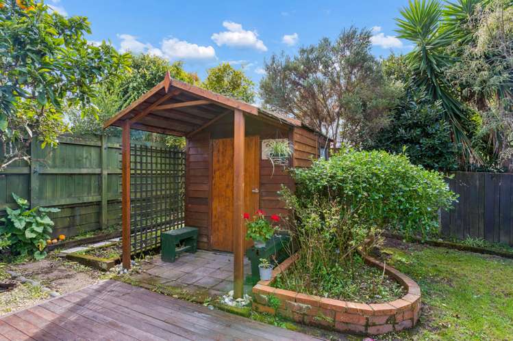 1 Sunrise Lane Te Atatu South_21