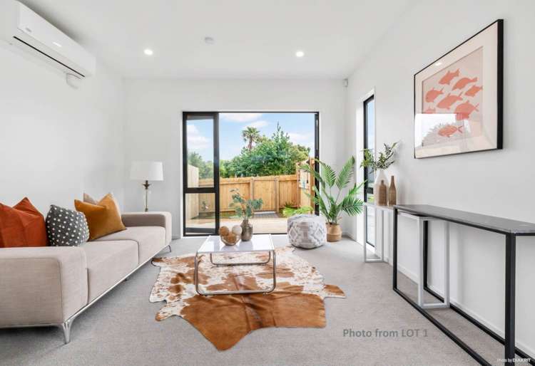 2/112 Moore Street Howick_2