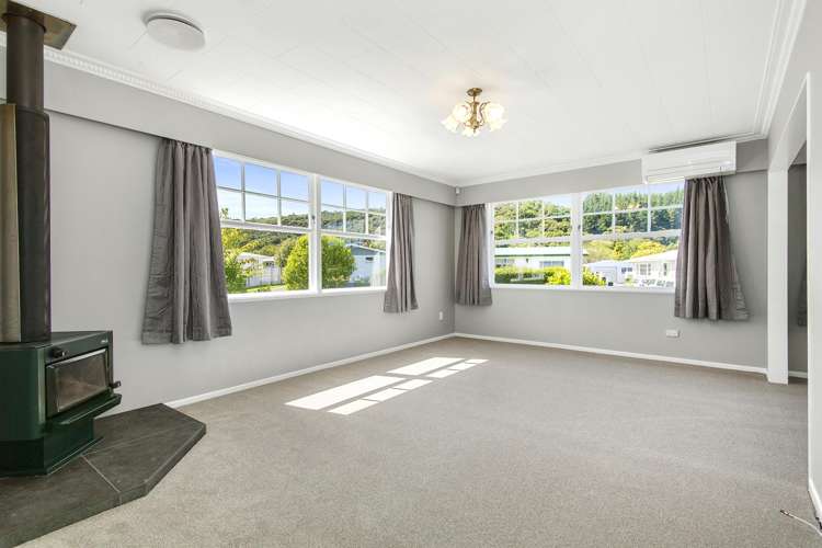 37 Momona Street Wainuiomata_6