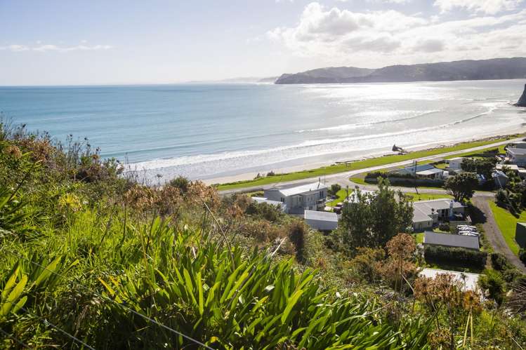 87 Lochiel Street Mahia_8