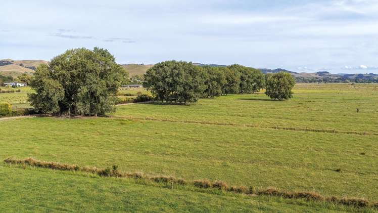 33 and 92 Back Miranda Road Waitakaruru_1