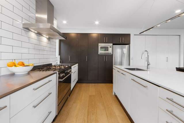 Vendors Commitment Clear—Priced to Sell.