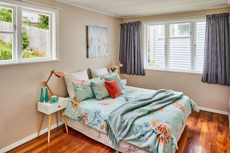 55 Davidson Crescent Tawa_5