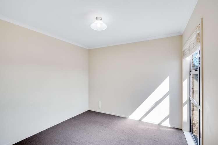 30 & 30A Sirius Crescent Rototuna North_26