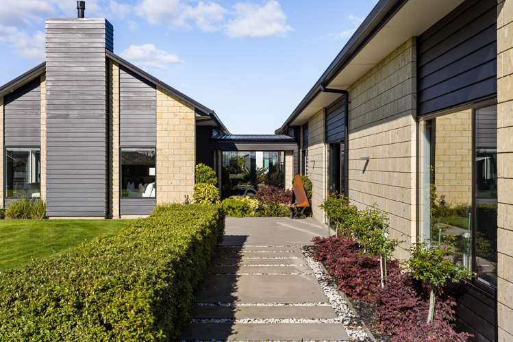 8 Baxter Michael Crescent Cambridge_28