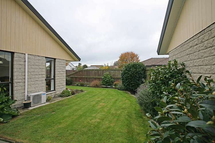 2/51 Neill Street Hornby_2