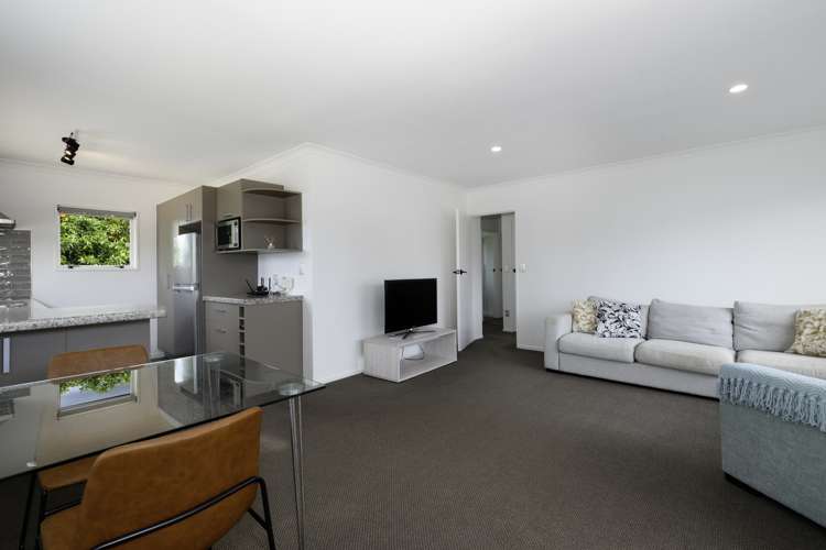 5b Highfield Crescent Brookfield_5