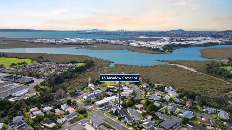 1a Meadow Crescent Te Atatu South_1
