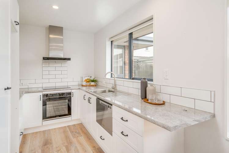 2/164 Lyttelton Street_1