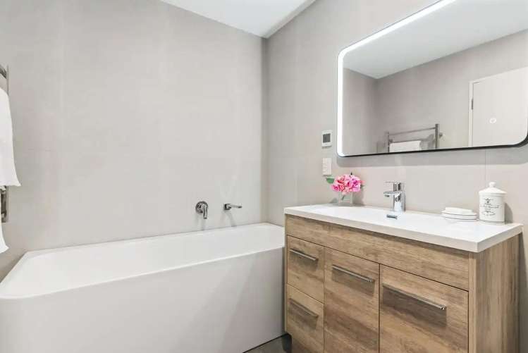 5 Lark Lane Whitford_15