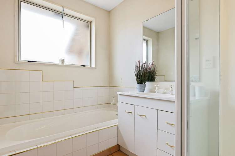 4 Ashmore Lane Strowan_10