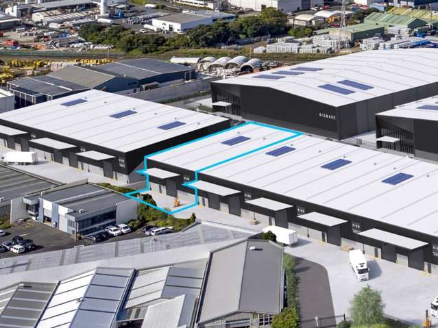 Modern Warehouse & Secure Yard - 766m&sup2;