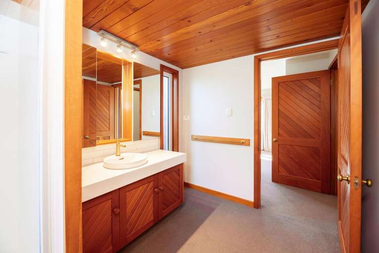 223 Middle Road Allenton_15