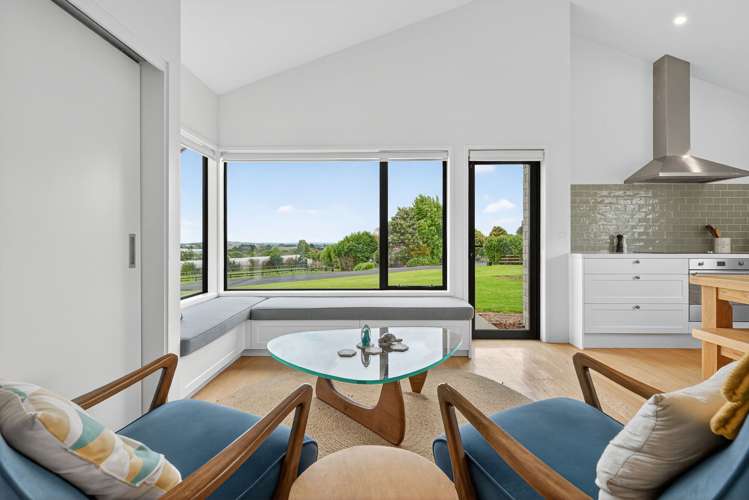 2 Lawrence Carter Drive Bombay_5