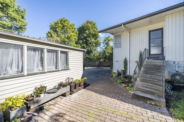 13 Helleur Road Massey_3