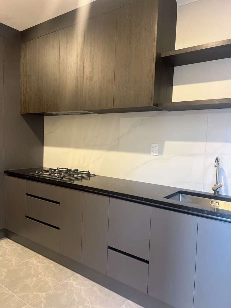 9 Crows Road Swanson_10