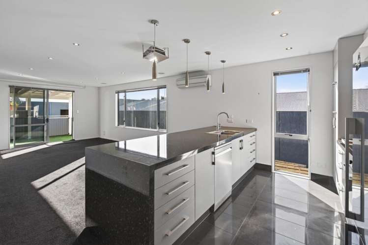 11 Holt Place Burnside_27